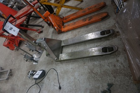 Stainless steel pallet truck. Lack of service.