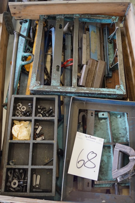 Pallet with various lifting gear, etc.
