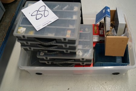 Diverse sortiment kasser