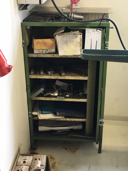 Tool cabinet h: 112 b: 60 d: 50 cm, with content
