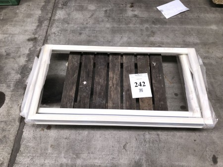 2 Stück Fensterrahmen - 123x64