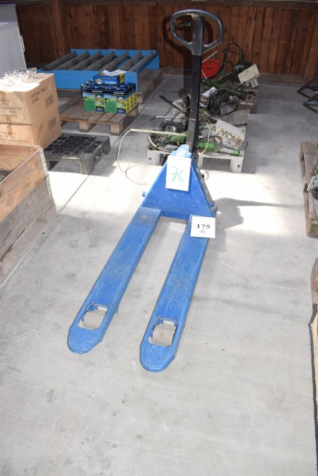 Pallet lifter 2500 kg, tested and ok.