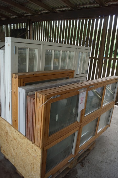 1 pallet with various windows