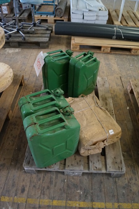5 Jerry Cans, unused