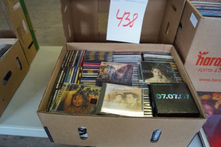 Box mit verschiedenen CDs