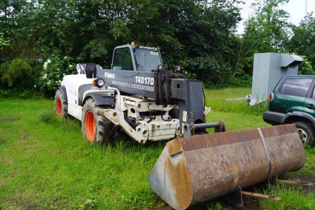 BOBCAT T40170 telescopic loader, type: 4290 model: T40170 vintage 2004 defective chain inside the arm, sold with forks and bucket