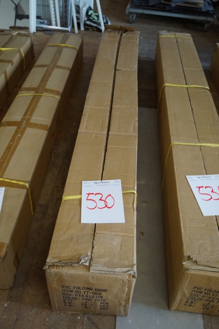 1 kasse med 4 stk PVC folde døre 81x212 cm, farve RAL 7104
