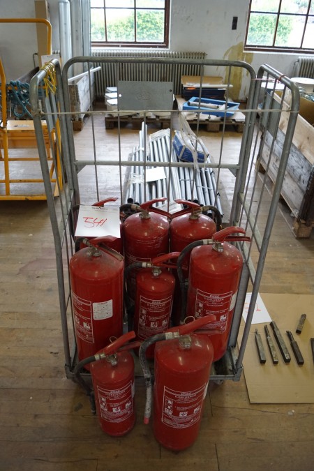 Transport cage 128x67x43 cm + 6 large + 2 small fire extinguishers