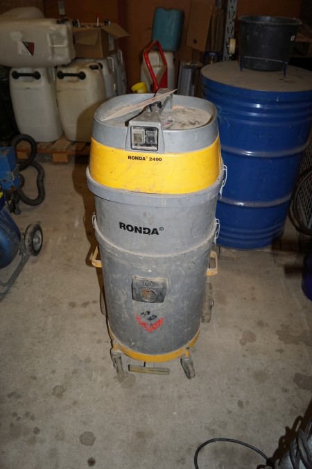 Vacuum cleaner brand: RONDA 2400
