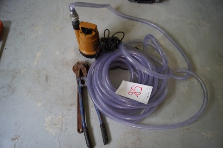 Dive pump + bolt shears