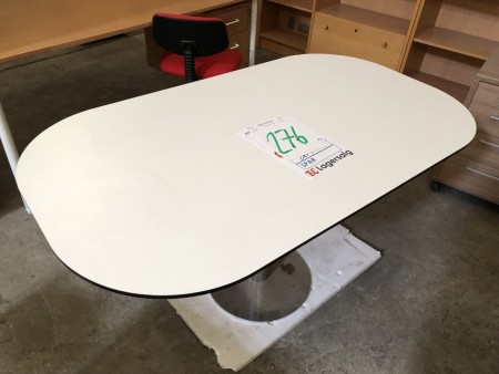 Tabelle. 140x80x75 cm.