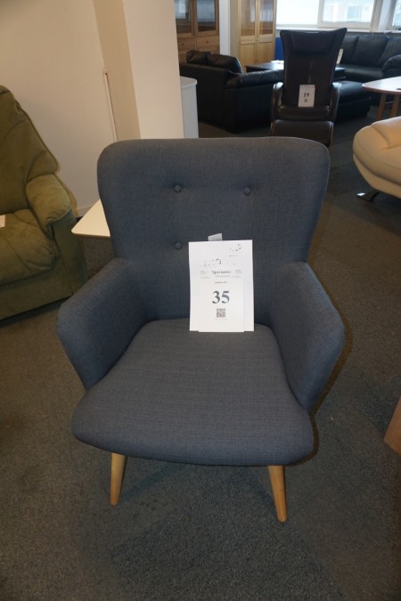 Chair. 74x94x80 cm.