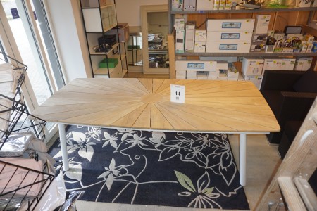 Terrace table. 110x235x74 cm.