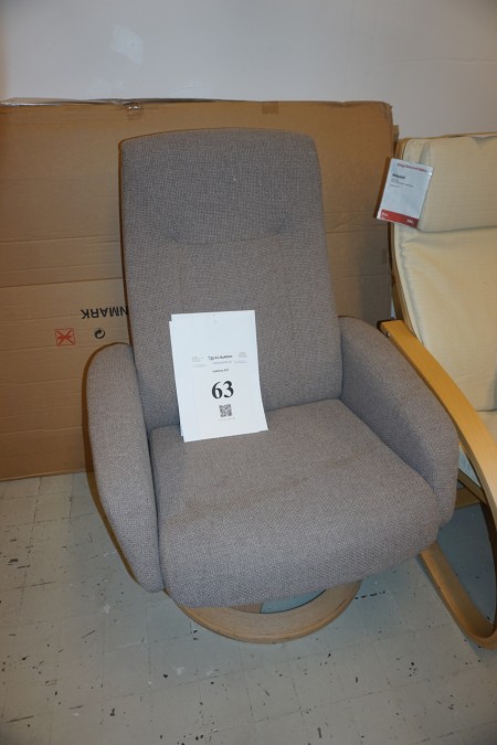 Chair. 100x65x76 cm.