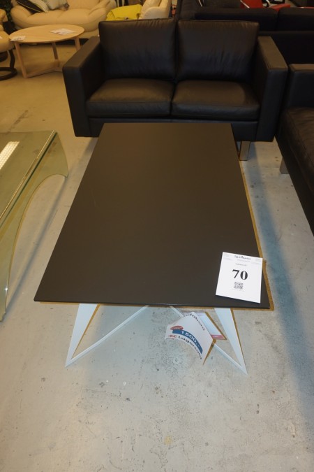 Coffee table. 140x80x47 cm.