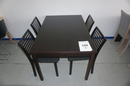 Spisebord. Med fejl. 90x135. Med 4 stole.