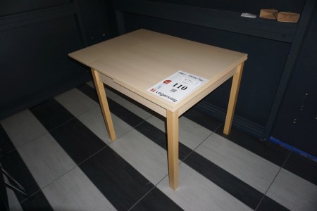 Tabelle. Ahorn. 110x80x75 cm.