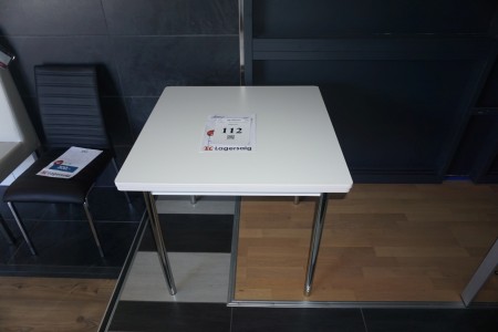 Table. White. 80x80x76 cm. With extension.