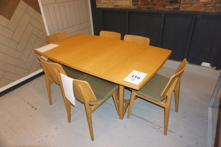 Dining table. With folding plate. Model: SM 22. Oak natural oil. 100x174x74 cm. With 6 chairs. Freja chair with wooden back. Oak oil frame. Army green