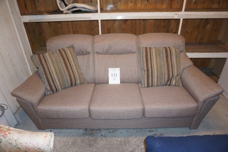 3-personers sofa. Stof. Bredde: 220 cm.