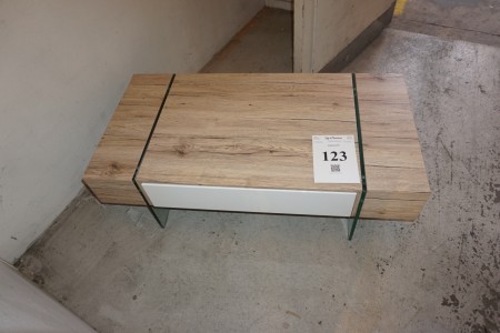 Coffee table. 120x60x37 cm.