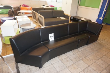 Couch. Width: 290 cm.