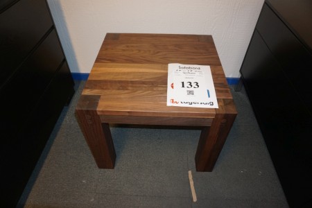 Coffee table. 65x65x50 cm.