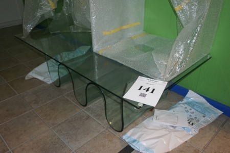 Glass Table. 130x70x40 cm.