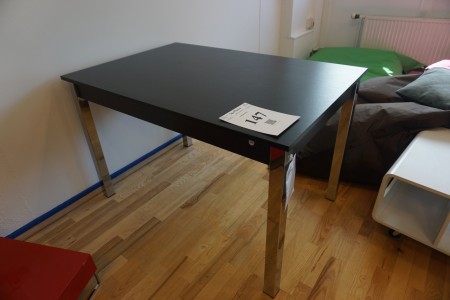 Dining table. Model: Zoom. Macaroon steel legs. 80x120x74 cm.