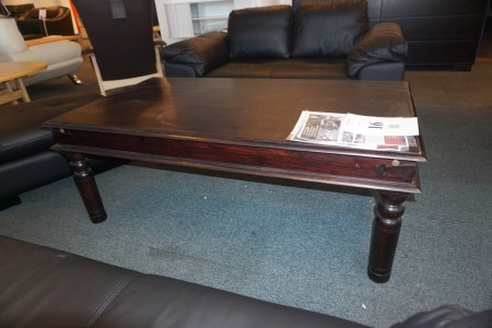 Table. 135x176x52 cm. New