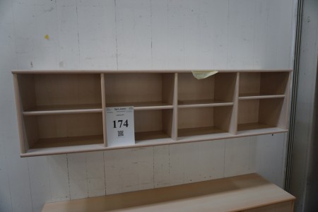 Wall shelf. 30x28x159 cm.