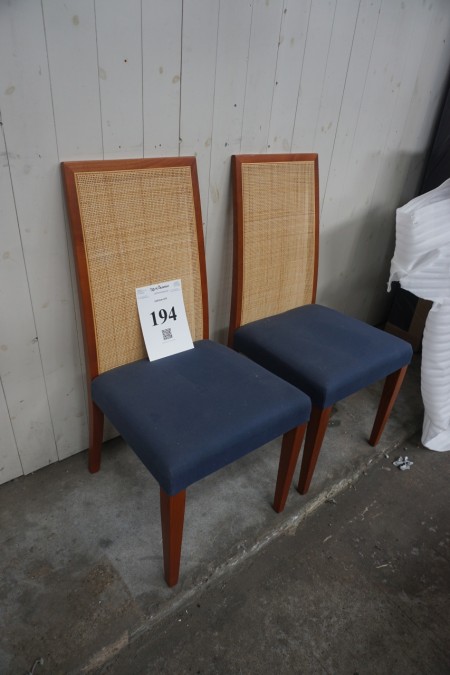 2 Stück Stühle. Kirschweide. 97 x 46 x 56 cm.