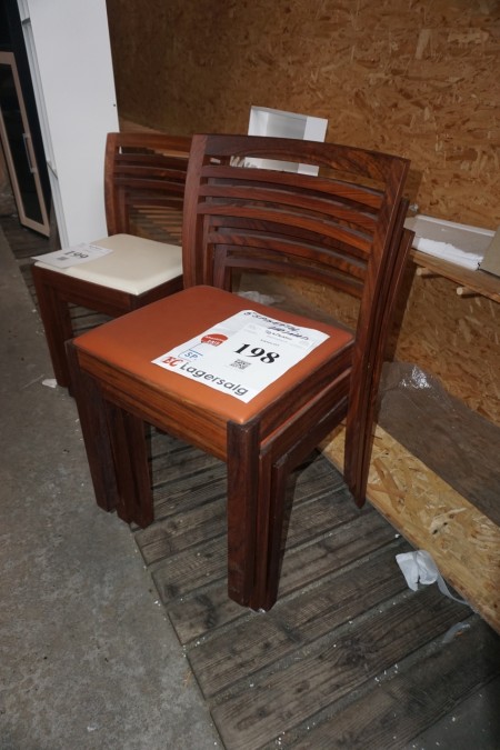 3 pieces. chairs. Walnut. 80x52x50 cm.