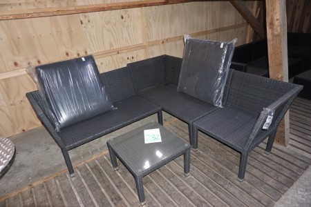 Sofasæt. 2 pcs at 127x69 cm. + 1 pc at 63x68 cm. + coffee table with glass plate. 53x53x36 cm.