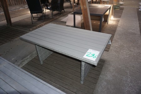 Terrace table. 144x85x68 cm.