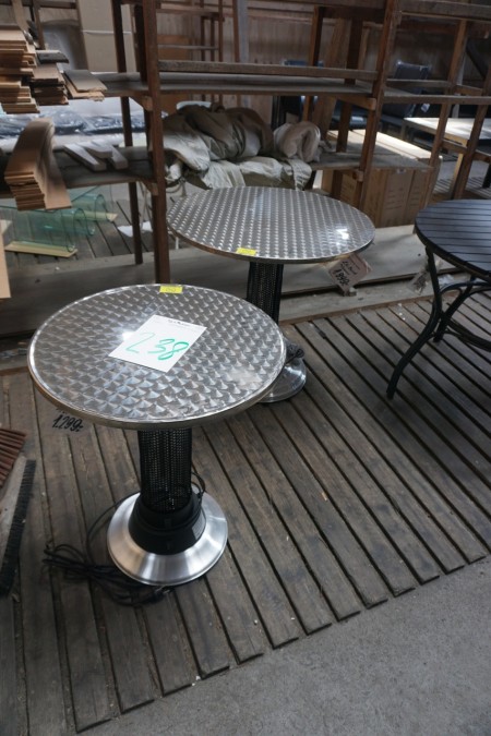 2 pcs. electric tables with heat. 1 in Ø: 60 cm. Height: 75 cm. And 1 in Ø: 80 cm. Height: 75 cm.