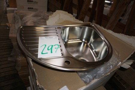 Stainless steel sink. 74x50 cm.