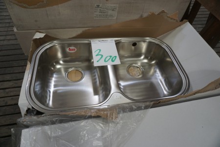 Stainless steel sink. 83x49 cm.