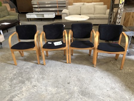 4 Stück Stühle.