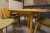 Spisebord. Med foldeplade. Model: SM 22. Eg naturolie. 100x174x74 cm. Med 6 stole. Freja-stol med træryg. Stel i egolie. Sæde i army-grøn