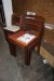 3 stk. stole. Valnød. 80x52x50 cm.