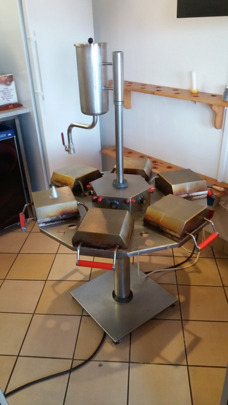 Waffle carousel with 6 waffles. See description