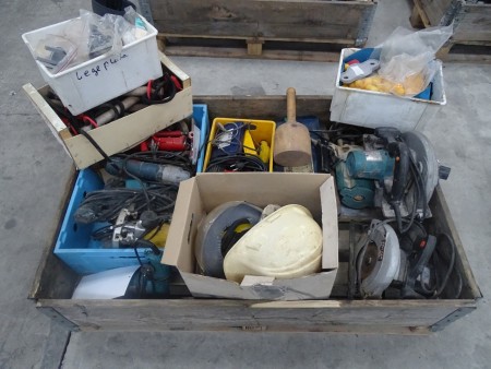 Pallet with power tools etc.