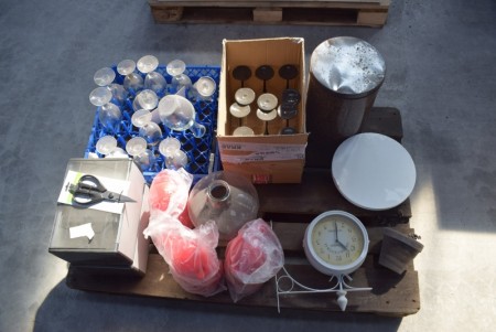 Lot of glass, watches, paper dispensers, thermocouples, etc.
