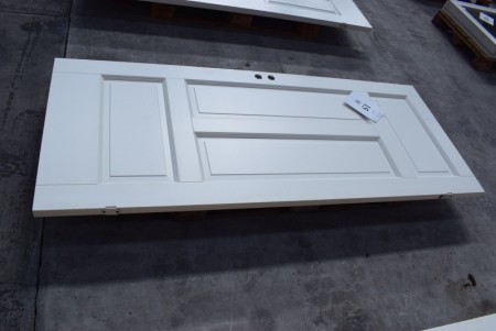 Door. 204x82.5 cm.