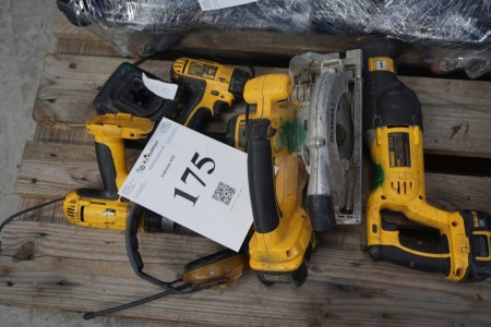 4 power tools, condition unknown.