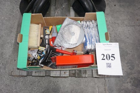 Box with various tools, unused.