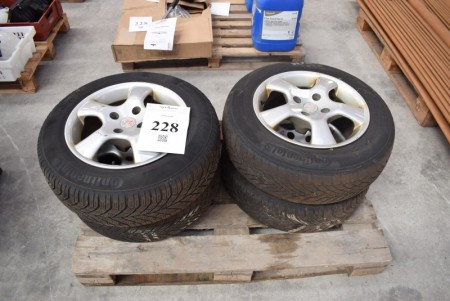 4 pcs. winter tires. 195 / 65R15. Suitable for Peugeot 406