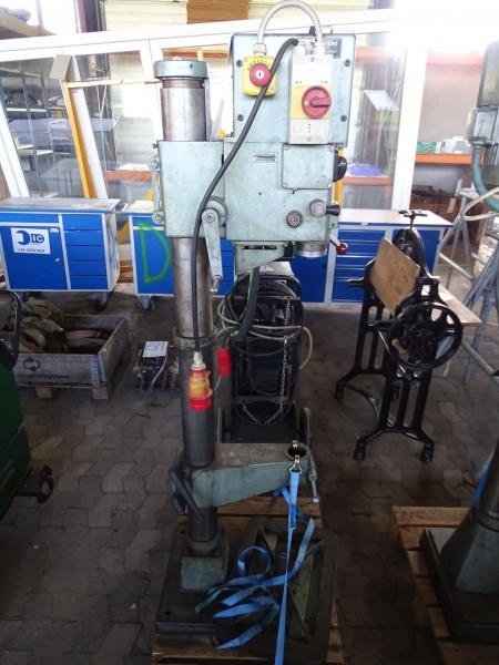 Strand Arboga column drill type S68 tested ok. With flat size.