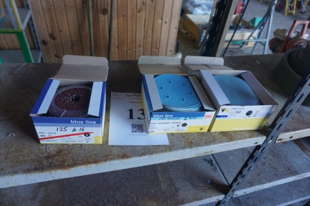 3 boxes of sanding discs 125 mm 16 grain, 150 mm 600 grain, 150 mm 180 grain.